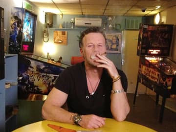 Zum Schluss 6 Joints am Tag: Jenke von Wilmsdorff Zum Schluss 6 Joints am Tag: Jenke von Wilmsdorff