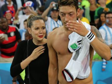 Alles gut bei Mandy Capristo und Mesut Özil?