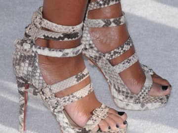 Was für High Heels! Mel B wählte für den Abend die Marke Christian Louboutin in Reptil-Optik