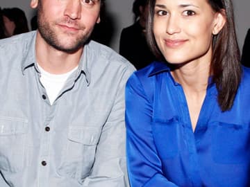 Josh Radnor alias "Ted" aus "HIMYM" ist wieder zu haben! Er trennte sich von der "Twilight"-Dasrtellerin Julia Jones Josh Radnor alias "Ted" aus "HIMYM" ist wieder zu haben! Er trennte sich von der "Twilight"-Dasrtellerin Julia Jones