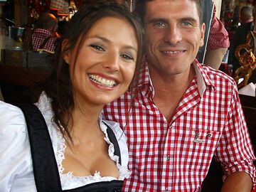 Mario Gomez mit seiner Freundin Silvia Meichel