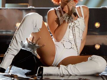 Wahnsinnig lasziv zeigte sich Rihanna auf der Bühne