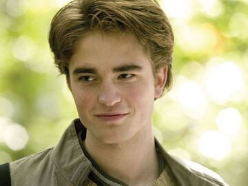 Als Nebendarsteller tauchte Robert Pattinson schonmal bei "Harry Potter" auf. Dort spielte er den Vertrauensschüler "Cedric Diggory", der in "Harry Potter und der Feuerkelch" stirbt