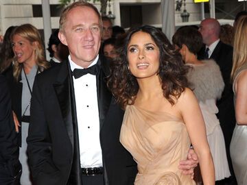 Francois-Henri Pinault und seine Ehefrau Salma Hayek (in Alexander McQueen)
