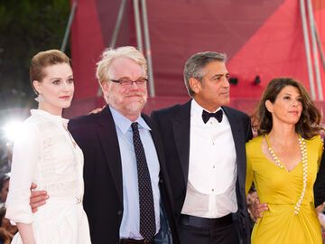 Glamouröser Auftakt: Am Mittwochabend feierten die Filmfestspiele von Venedig ihre Eröffnung mit Stars wie Evan Rachel Wood, Philip Seymour Hoffman, Regisseur George Clooney und Marisa Tomei. Das Quartett stellte seinen Film "The Ides of March" vor, in dem Clooney nicht nur mitspielt, sondern auch Regie führt