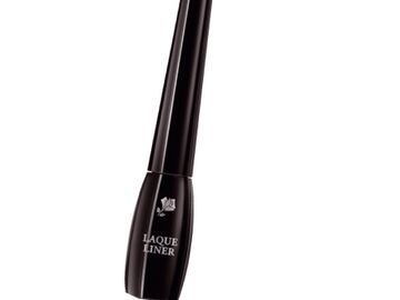 Eyeliner 
 "Laque Liner 
 - No 1 Pure
  Black" von
 Lancome, 
ca. 27 Euro