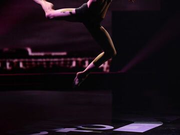 Ballett-Tänzer Dennis Mac Dao schwebte wie ein Schmetterling über die Bühne