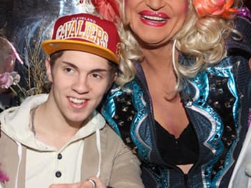 "Mutti" Olivia nahm ihren Joey gleich unter ihre Fittiche
