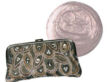 Bestickte Tasche „Riza Clutch“ von Monsoon, ca. 95 Euro Dazu passt: „Extravagant Pearl“ von Estée Lauder, limitiert, ca. 20 Euro