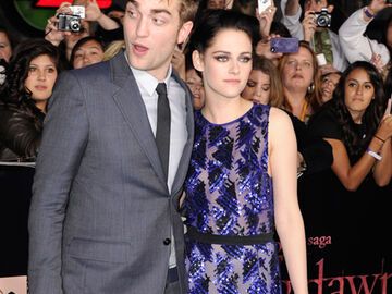 Drauf haben alle gewartet: Robert Pattinson und Kristen Stewart sind die gefeierten Stars am Abend