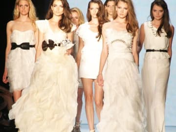 Auf der Fashion Week in Berlin präsentierten "Kaviar Gauche" zum ersten Mal ihre Linie "Bridal Couture"