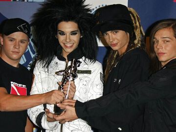 Doch es geht weiter: Obwohl zahlreiche Konzerte infolgedessen abgesagt werden mussten, räumten die Jungs 2008 sogar bei den MTV Video Music Awards in Hollywood ab. Inzwischen haben die Vier es auch schon in den USA geschafft!