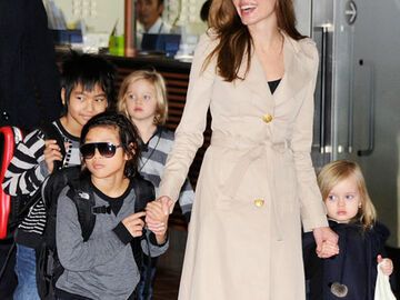 Familie Pitt-Jolie: v.l.n.r. Maddox, Shiloh Nouvel, Pax, Angelina Jolie und´ Vivienne Marcheline