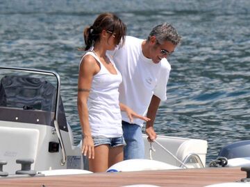 Bilder aus glücklichen Zeiten: Elisabetta Canalis und George Clooney während eines Urlaubs