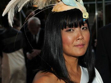Hutdesignerin Eugenia Kim gratulierte ihren Designerkollegen