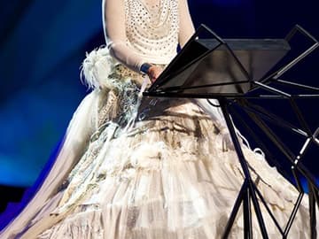 Moderatorin Petra Mede bei der Punktevergabe