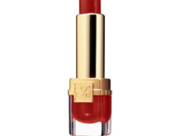  Dieser Lippenstift verleiht unseren Lippen einen sexy Schimmer und strahlt in den sommerlichsten Farben passend zu Bikini und Maxikleid. "Pure Color Crystal Lipstick Nectarine" von Estée Lauder, 3,8 g ca. 27 Euro