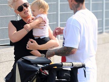 Wie eine normale Familie: Pink mit ihrem Mann Carey Hart und Töchterchen Willow in New York