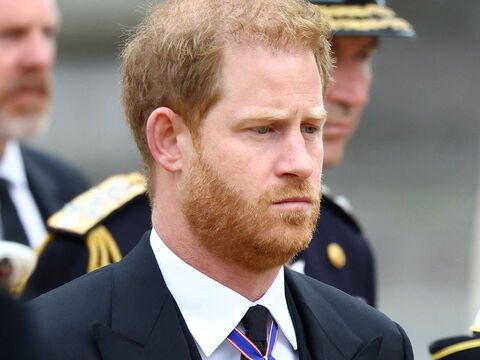 Prinz Harry traurig bei der Beerdigung der Queen am 19. September 2022