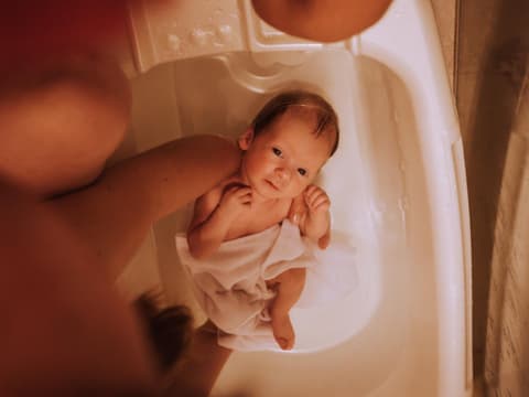 Baby in der Wanne