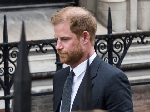 Prinz Harry vor dem High Court in London. 