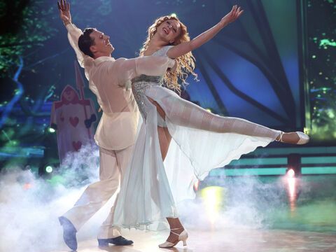 Anna Ermakova und Valentin Lusin tanzen im "Let's Dance" Finale.