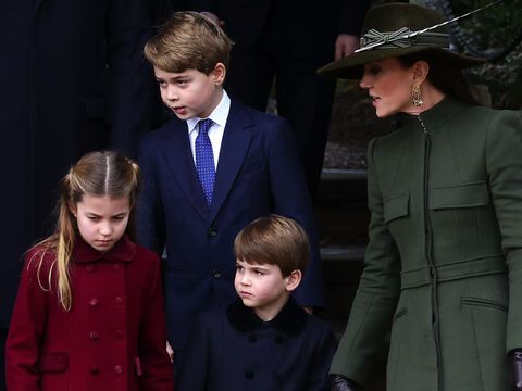 Prinzessin Charlotte, Prinz George und Prinz Louis mit ihrer Mama Prinzessin Kate.