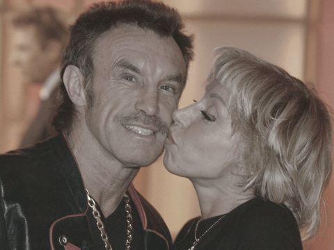 Maria Weller küsst René Weller auf die Wange
