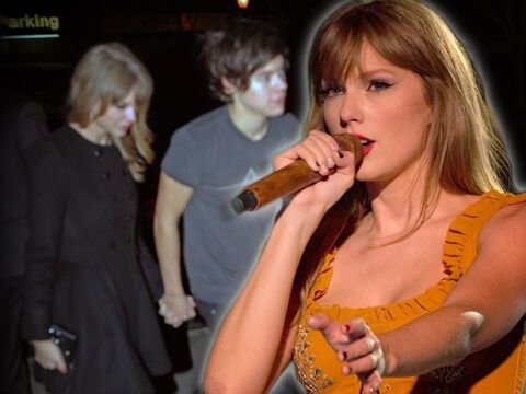 Taylor Swift singt, im Hintergrund halten Taylor und Harry Styles Händchen