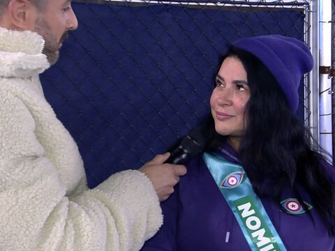 Jochen Schropp interviewt Iris Klein nach ihrem Auszug bei Promi Big Brother.