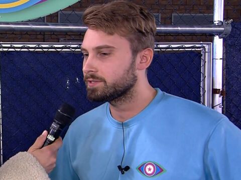 Dominik Stuckmann wird nach seinem "Promi Big Brother"-Auszug interviewt