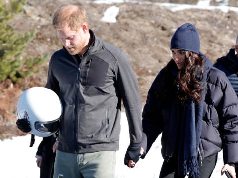 Prinz Harry und Herzogin Meghan verlassen die Bobbahn in Kanada. 