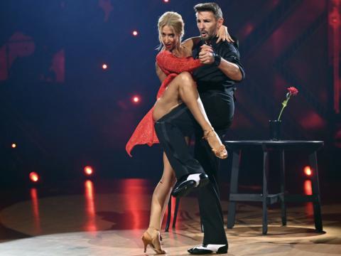 Kathrin Menzinger und Mark Keller tanzen Tango bei "Let's Dance".