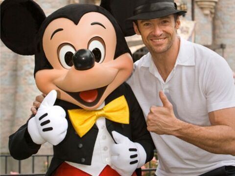 Hollywood-Star Hugh Jackman besuchte am vergangenen Donnerstag (23.04.2009) mit seiner Familie das Disneyland in Anaheim, Kalifornien