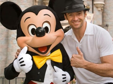 Hollywood-Star Hugh Jackman besuchte am vergangenen Donnerstag (23.04.2009) mit seiner Familie das Disneyland in Anaheim, Kalifornien