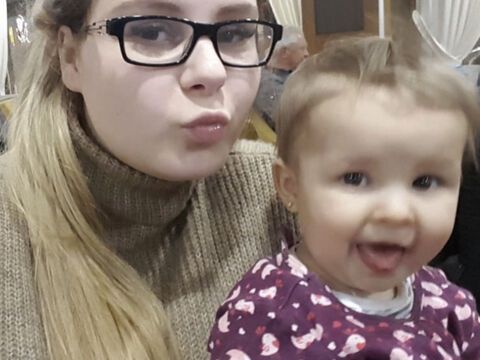Calantha Wollny macht ein Selfie mit Tochter Cataleya