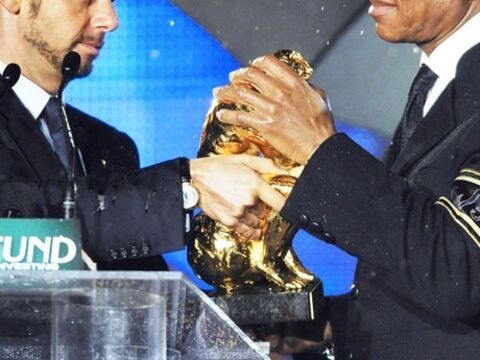 Jermaine Jackson nahm am 24. Juli  den "Save The World Award" für seinen vor einem Monat verstorbenen  Bruder Michael entgegen