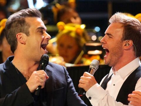 Comeback für einen guten Zweck: Gestern ging für "Take That"-Fans weltweit ein Wunsch in Erfüllung. Robbie Williams stand zum ersten Mal seit 15 Jahren wieder mit seinen alten Bandkollegen auf der Bühne. Die Musiker performten zusammen zum Auftakt der Charity-Veranstaltung "Children In Need"