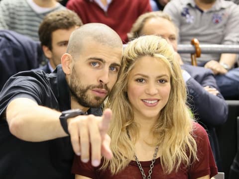 Gerard Pique ist sehr besitzergreifend und duldet keinen Kontakt zwischen Shakira und anderen Männern