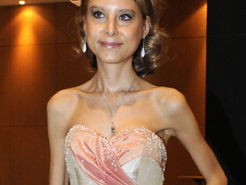 Wiener Opernball 2012: Zu ihren dürrsten Zeiten brachte Anastasia "Katzi" Sokol unter 40 Kilo auf die Waage - das rächt sich jetzt
