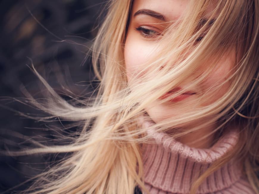 Graue Haare weg ohne Färben: Apfelessig, Melanin