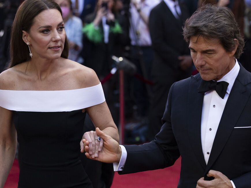 Tom Cruise und Herzogin Kate händchenhaltend bei der "Top Gun: Maverick"-Premiere in London 