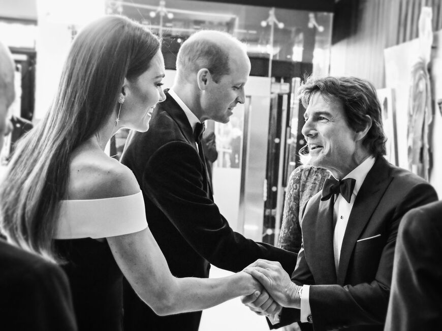 Tom Cruise und Herzogin Kate mit William händchenhaltend bei der "Top Gun: Maverick"-Premiere in London 