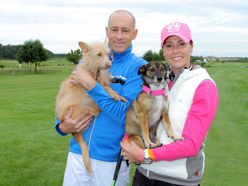  Jens Oliver Haas und Sonja Zietlow mit 2 Hunden auf dem Arm
