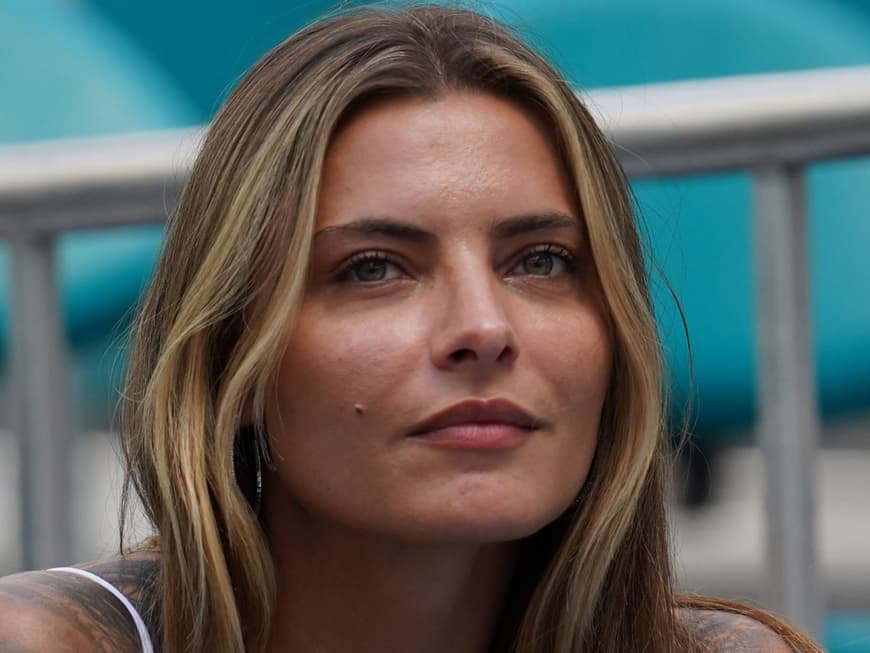 Sophia Thomalla: Harte Kritik - "So dumm wie die Nacht finster" Sophia Thomalla: Harte Kritik - "So dumm wie die Nacht finster"