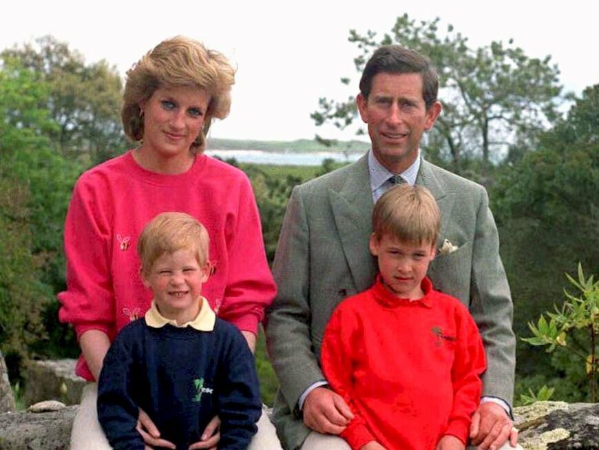 Lady Di und König Charles mit ihren Söhnen