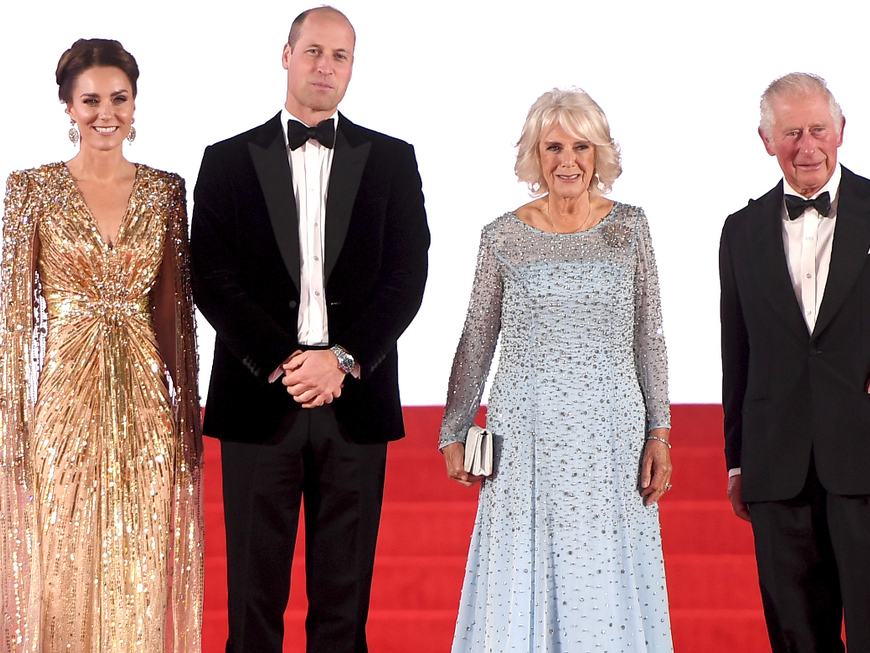 Kate, William, Camilla und Charles in festlichen Outfits bei der "James Bond"-Premiere 2021