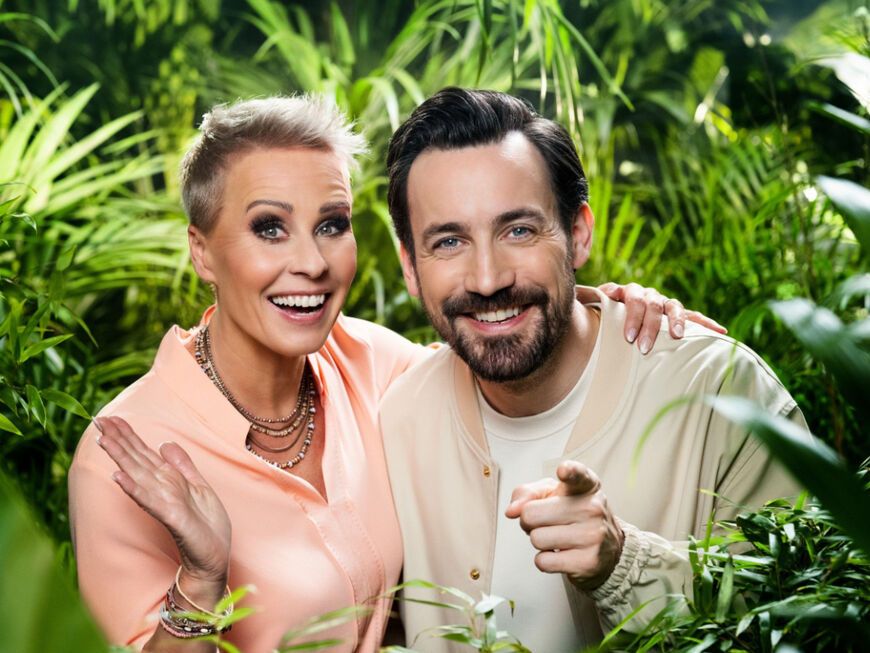 Sonja Zietlow und Jan Köppen moderieren das Dschungelcamp