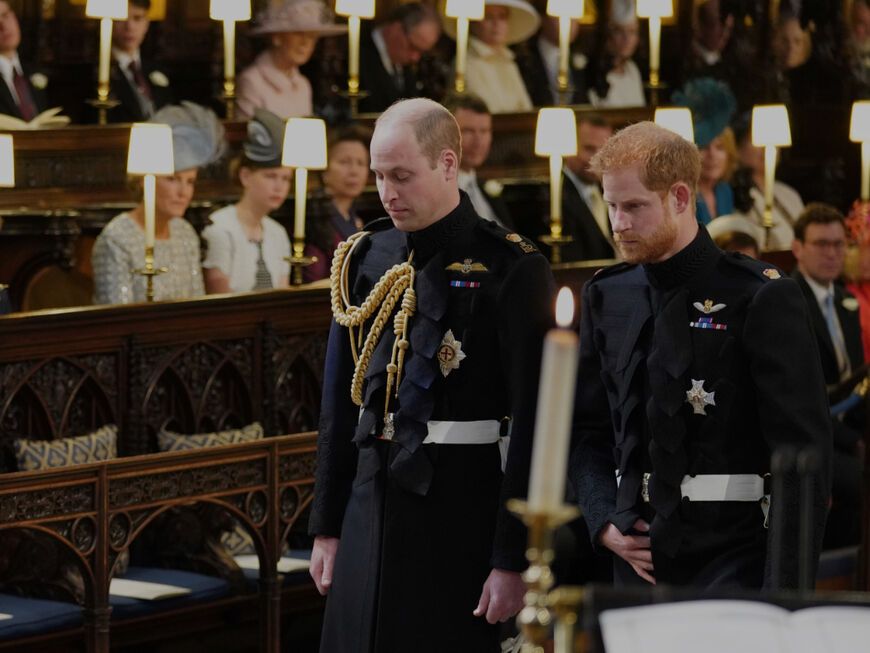 Prinz William und Prinz Harry bei der Trauung mit Herzogin Meghan 2018.