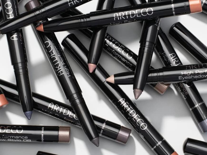 Makeup Dieser 3in1Stift ist Lidschatten, Eyeliner und Kajal zugleich